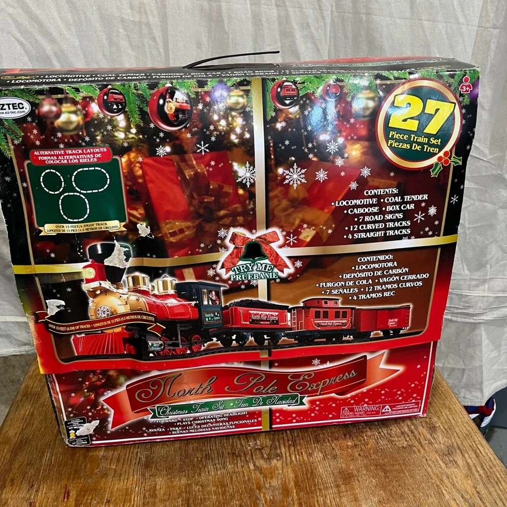Eztec North Pole Express Christmas Train Set 27pc Battery Operated 15ft Track
